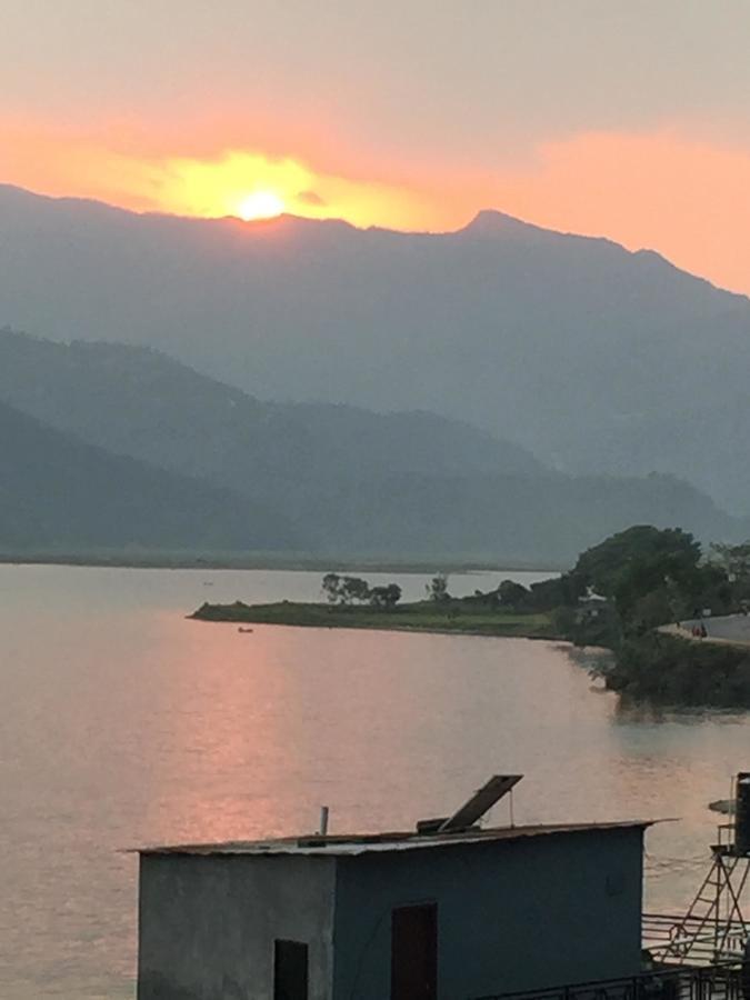 Lake Vision Guesthouse Pokhara Exterior foto