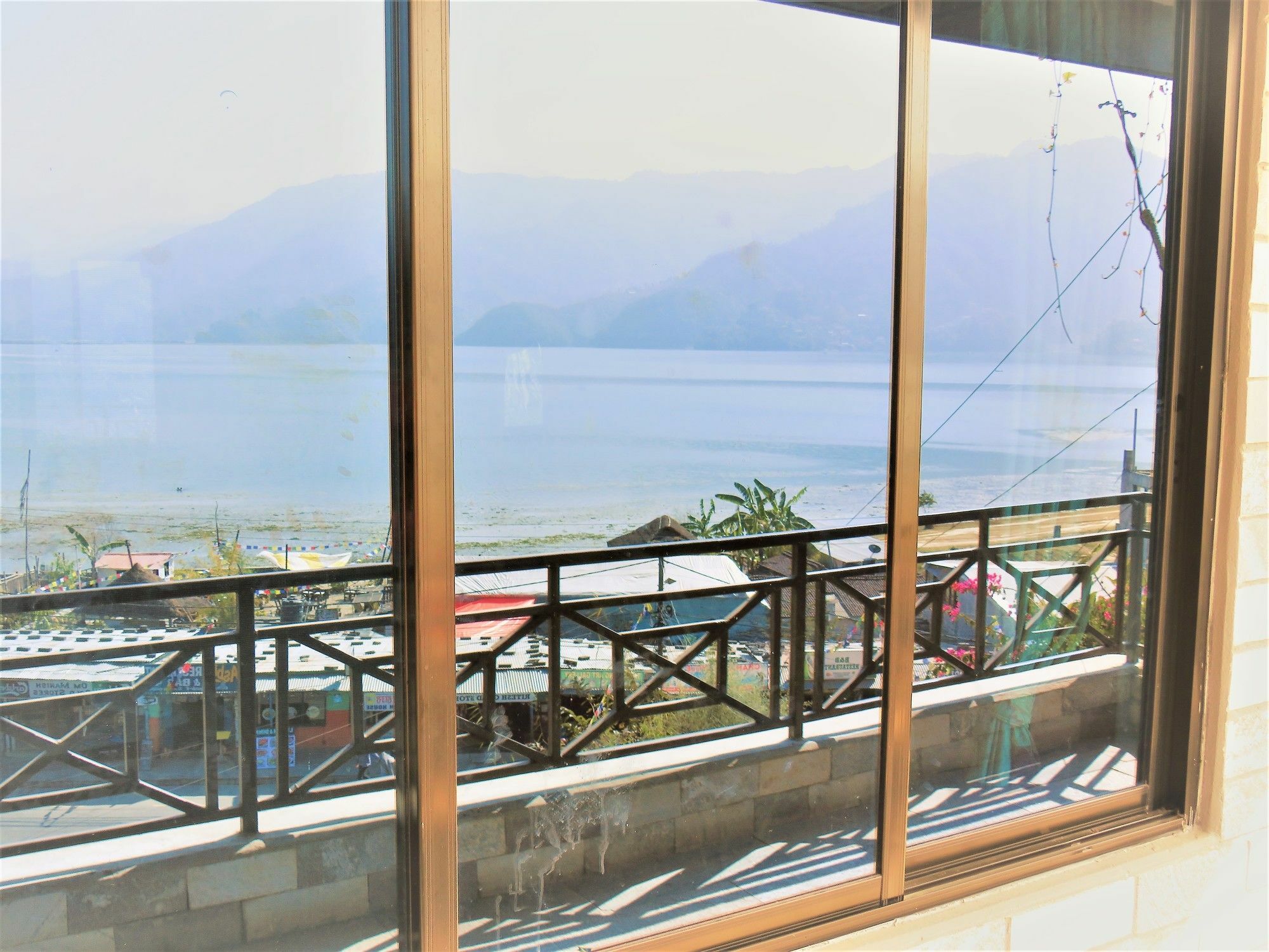 Lake Vision Guesthouse Pokhara Exterior foto